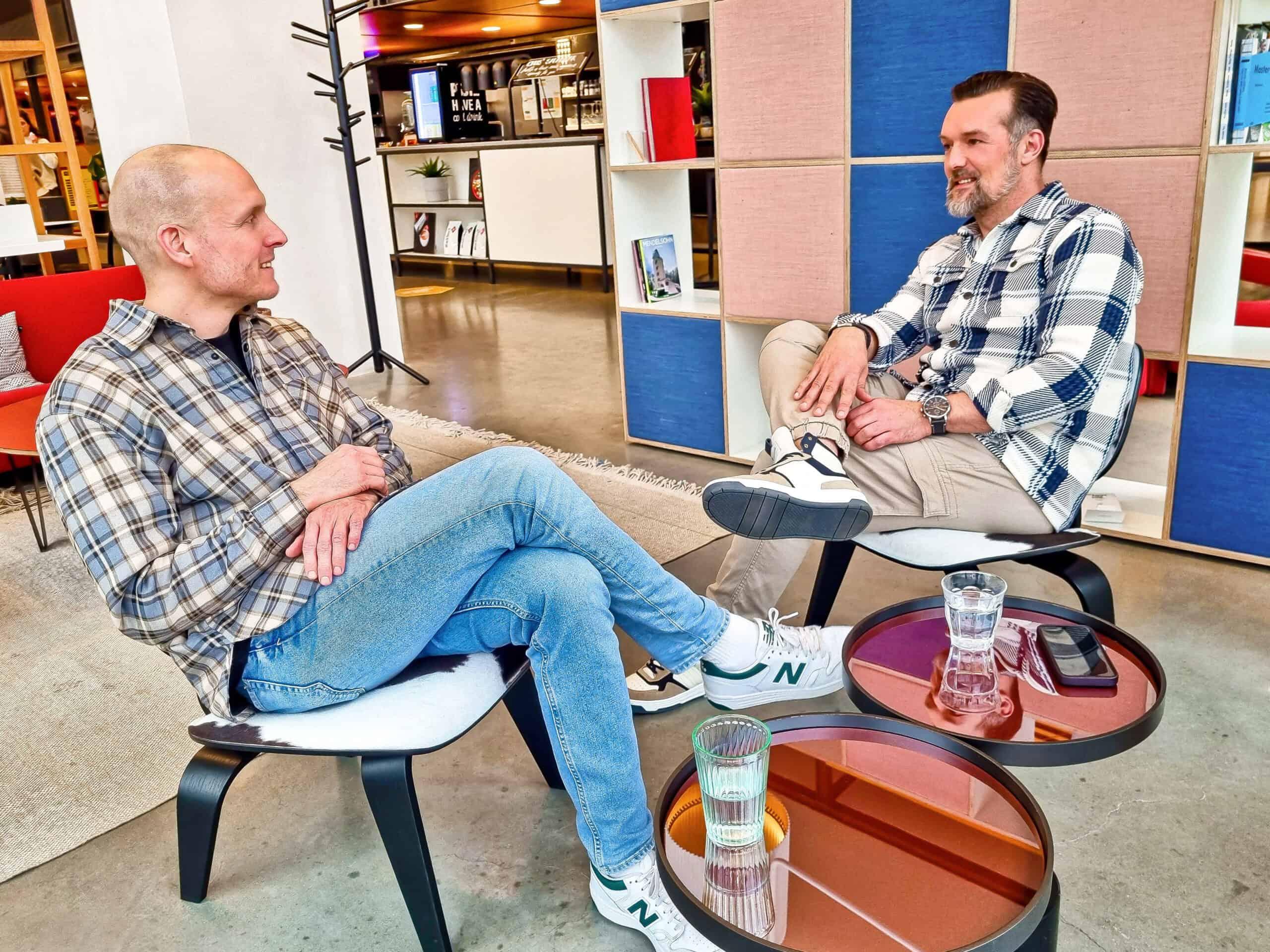 Mees van Velzen en Maarten Reeders in gesprek